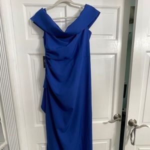 Vince Camuto long blue evening gown. NWT. Size 16. Off the shoulder.